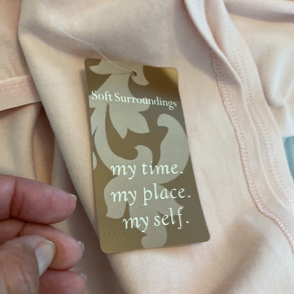 SOFT SURROUNDINGS TOP - Picture 9 of 10